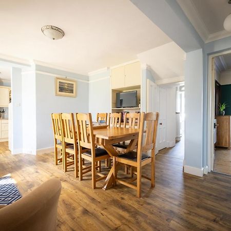 Seaview House - A Traditional Home By The Beach Nairn Exterior photo